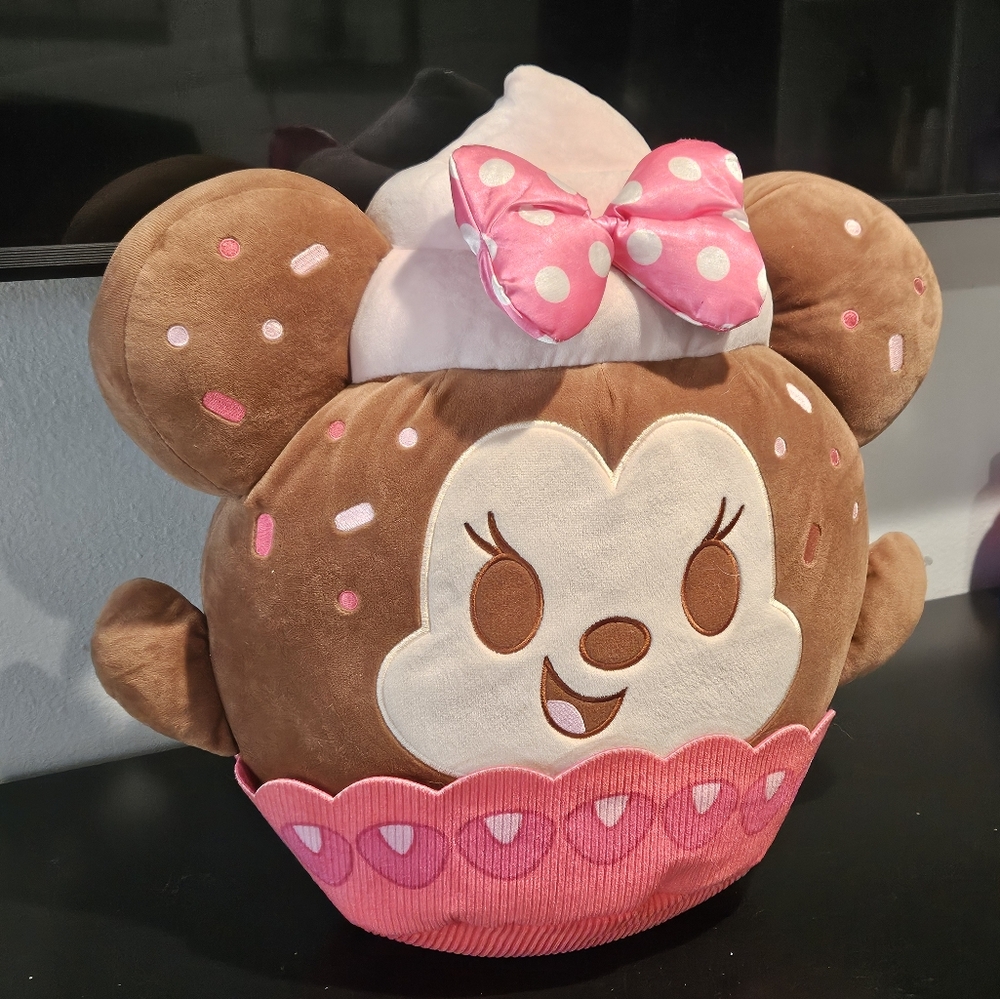 Minnie Cupcake Plush Toy